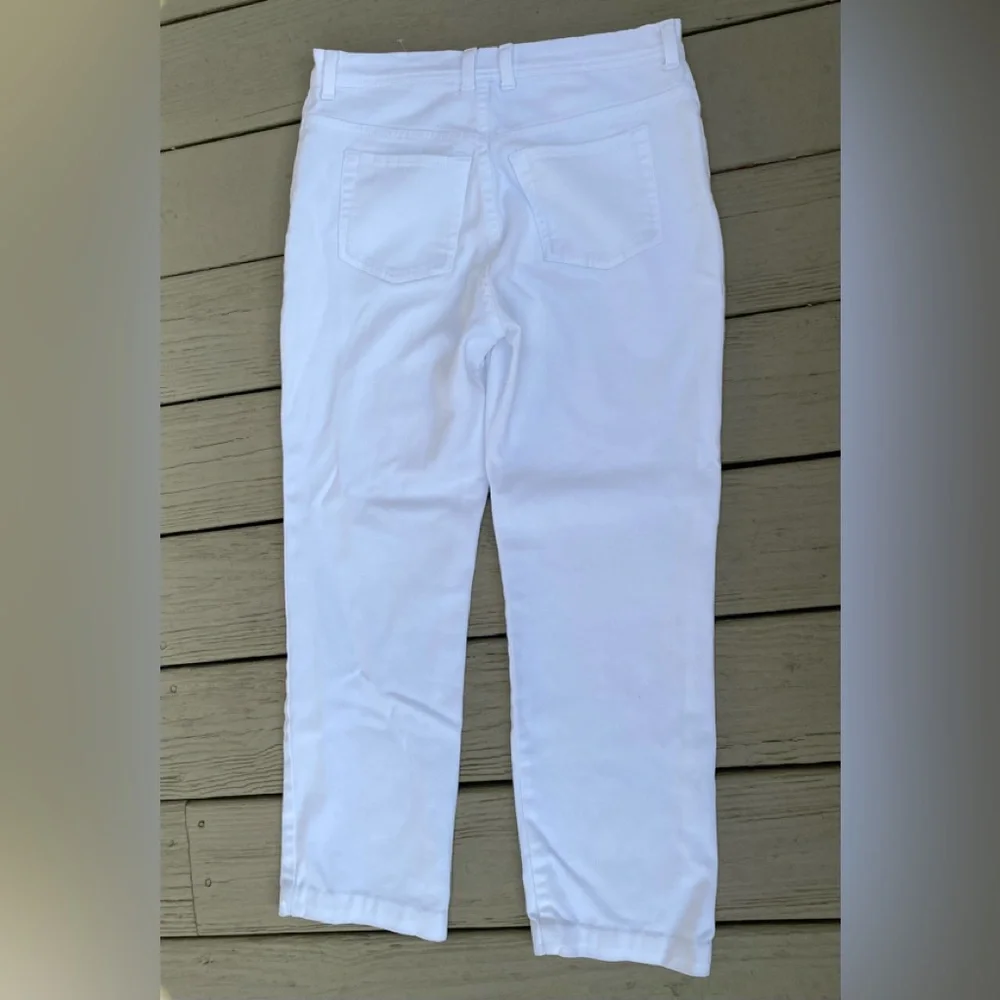 GLORIA VANDERBILT White (AMANDA) Straight-Leg Cropped Jeans, Size: 8 (see meas.)